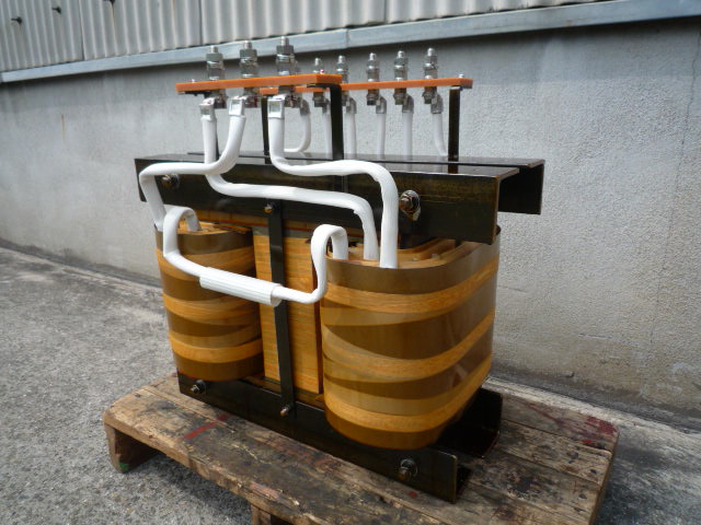 スコットトランス　入力側２００Ｖ結線